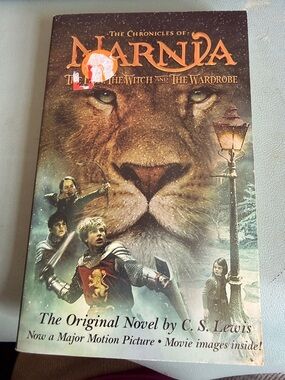 The Chronicles of Narnia: The Lion, the Witch and the Wardrobe - Fantasy Novel